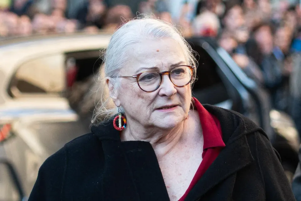« Je n’ai jamais entendu personne te surnommer Coco la Mytho » : Josiane Balasko en soutien à Coline Berry